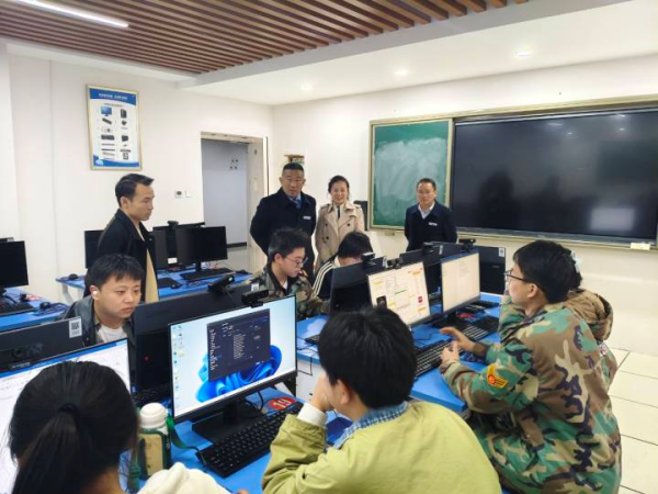 以賽促學、以賽賦能 信息工程學院點亮學子網絡工程設計技能成長之路